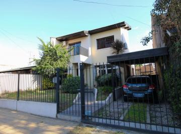 Casa · 219m² · 5 Ambientes · 2 Cocheras · Venta Casa 5 Ambientes con Pileta Monte Grande
