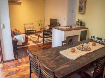 PH · 120m² · 5 Ambientes · 1 Cochera · PH en Venta 7 Ambientes en Monte Castro