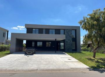 Casa · 246m² · 6 Ambientes · 3 Cocheras · Venta Casa San Matías, Escobar 6 Amb/pilet/al Lago