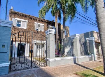 Casa · 380m² · 9 Ambientes · 1 Cochera · Venta en Barrio Candioti - Casa 4 Dorm y Patio