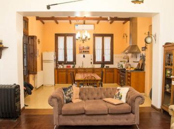Casa · 400m² · 7 Ambientes · 3 Cocheras · Casa en Venta en Romero