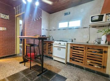 Casa · 70m² · 2 Ambientes · 1 Cochera · Casas en Venta de un Dormitorio en La Plata