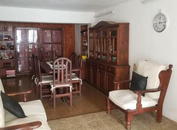 Casa · 255m² · 14 Ambientes · 1 Cochera · Vta Casa 2 Dorm. Parque Capital con Depto