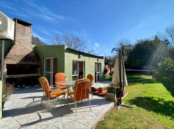 Casa · 90m² · 4 Ambientes · 1 Cochera · Casa 2 Dorm. en Venta Punta Lara con Pileta