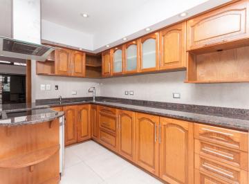 PH · 177m² · 4 Ambientes · 1 Cochera · PH Tipo Casa 4 Amb con Coch, Parrilla, Jardin