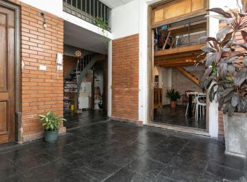 PH · 138m² · 5 Ambientes · PH Al Frente 4 Ambientes a Refaccionar