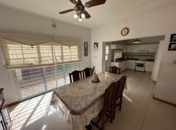 Casa · 186m² · 8 Ambientes · 1 Cochera · Venta Casa Echesortu 3 Dorm. - Patio - 2 Plantas