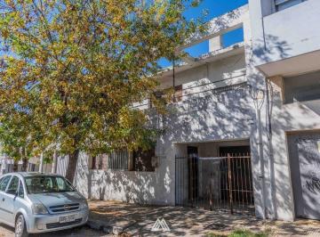Casa · 350m² · 10 Ambientes · 1 Cochera · Alquiler Gran Casa 5 Dorm. Centro de Pando