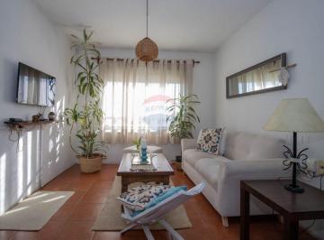 Departamento · 62m² · 4 Ambientes · Venta Apartamento en Las Piedras de 3 Dorm.
