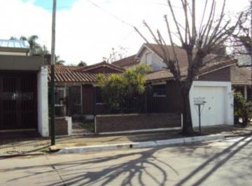 Casa · 218m² · 4 Ambientes · 1 Cochera · Casa a Reciclar Apto Crédito - Permuta Barrio Inglés
