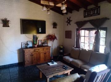 Casa · 140m² · 6 Ambientes · 1 Cochera · Casa Multifamiliar Garín Centro