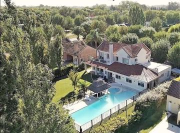 Casa · 297m² · 5 Ambientes · 2 Cocheras · Casa Venta5 Amb Club de Campo Los Puentes Piscina