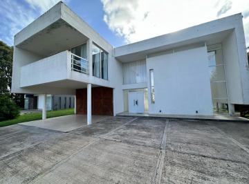 Casa · 342m² · 4 Ambientes · Venta Casa 4 Ambientes en Rumenco Financiada