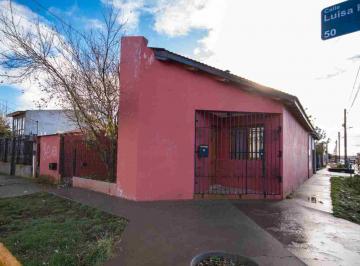 Casa · 169m² · 4 Ambientes · 1 Cochera · Venta de Casa 3 Dorm., B° Cgt - Apto Credito