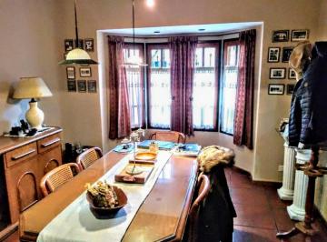 Casa · 250m² · 4 Ambientes · 1 Cochera · Venta Casa Triplex en Villa Lugano
