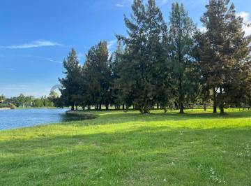 Terreno · 1425m² · Miralagos Lote con Fondo a La Laguna Principal. Tiene Escritura