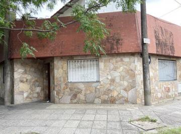 Casa · 70m² · 4 Ambientes · Casa Venta Barrio Echesortu 2 Dorm.