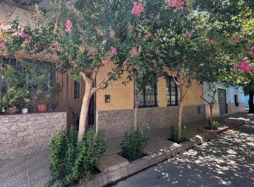Casa · 182m² · 5 Ambientes · 1 Cochera · Venta Casa Alberdi 4 Dorm con Local Comercial