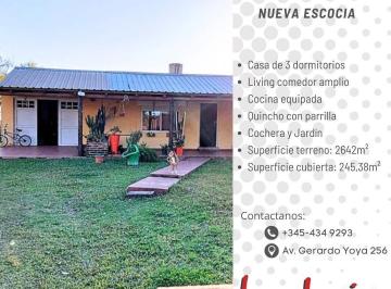 Casa · 245m² · 4 Ambientes · 1 Cochera · Casa en Nueva Escocia, Amplia, Jardin, Buena Ubicacion