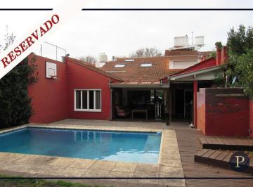 Casa · 240m² · 7 Ambientes · 1 Cochera · Venta Chalet