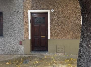PH de 3 ambientes, Pompeya · Departamento Tipo Casa 1° Piso X Escalera