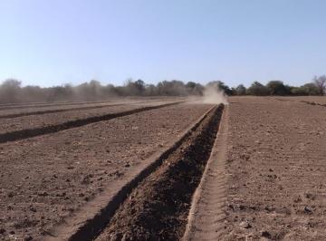 Campo de 8 ambientes, Cruz del Eje · Increibles 22hs. en Media Naranja Córdoba, con Riego, Casa y Mejoras