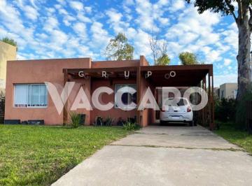 VCO-VCO-1008_2 · Casa en Venta 3 Ambientes en Álvarez del Bosque, Moreno