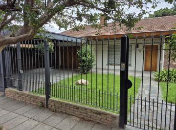 Casa · 200m² · 5 Ambientes · 3 Cocheras · Casa en Alquiler