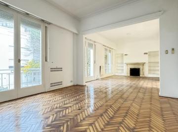 Casa · 400m² · 5 Ambientes · 3 Cocheras · Oportunidad - Exclusiva Casa con Jardín y Pileta en Barrio Parque a Refaccionar