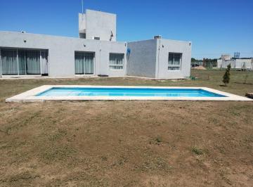 Casa · 120m² · 4 Ambientes · 2 Cocheras · Venta Casa 3 Dor Villa Esqiu Barrio Cerrado Pileta