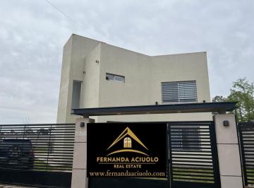 Casa · 138m² · 4 Ambientes · 1 Cochera · Linda Casa en Venta/ Alquiler en Canning