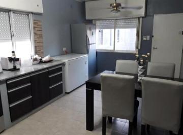 Casa · 130m² · 3 Ambientes · 2 Cocheras · Casa en Venta - 2 Dorm. 1 Baño - Villa Elvira