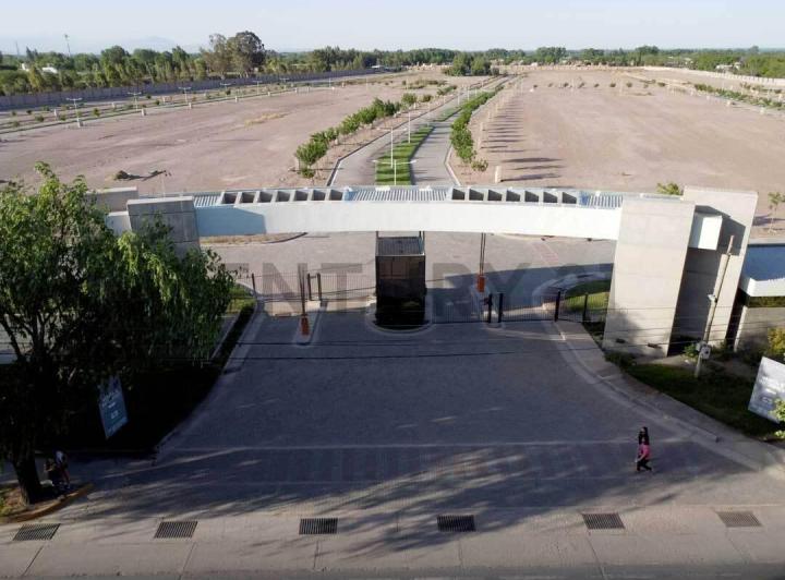 Terreno · 396m²