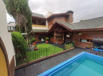 Casa de 5 ambientes, Morón · Hermoso Chalet en Venta - Morón