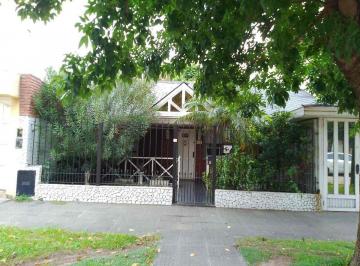 Casa · 154m² · 4 Ambientes · 1 Cochera · Casa 4 Ambientes Banfield Este