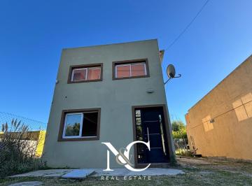 Casa · 80m² · 3 Ambientes · 1 Cochera · Casa en Venta de 3 Ambientes en Parque Sicardi