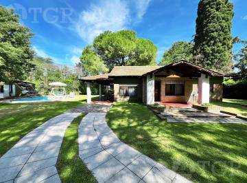 Casa · 150m² · 4 Ambientes · Venta Casa con Parque y Piscina - Parque Leloir