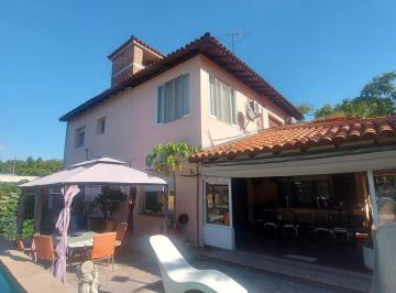 Casa · 350m² · 5 Ambientes · 2 Cocheras · Increible Casa 5 Amb con Pileta y Jacuzzi en Bella Vista!