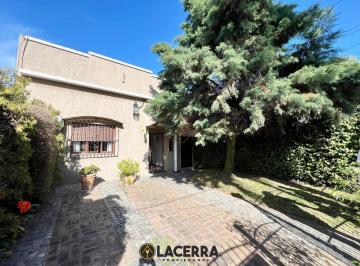Casa · 160m² · 4 Ambientes · 1 Cochera · Casa Venta Villa Ballester