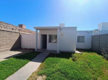 Casa · 263m² · 4 Ambientes · 1 Cochera · Calle Quiroga. Mza B. Casa 7. B° Senda. Rawson.