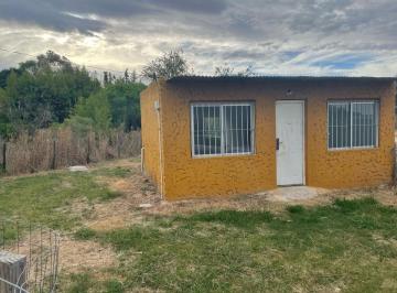 Casa · 60m² · 3 Ambientes · 1 Cochera · Alquiler Casa de 2 Dorm. en Joaquín Suárez