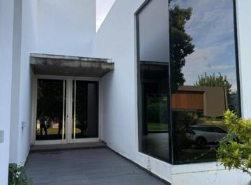 Casa · 350m² · 6 Ambientes · 4 Cocheras · Hermosa Casa en La Morada Lote Central