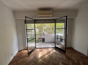 Departamento de 4 ambientes, Recoleta · Palier Privado - Sólido Semipiso, Balcón Al Frente - 2 Dorm + Dep de Serv. - Impecable