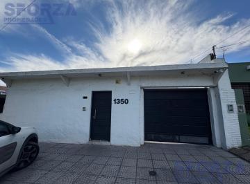 Casa · 62m² · 5 Ambientes · 3 Cocheras · Casa en Bella Vista