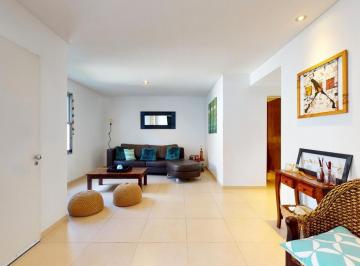 Casa · 180m² · 6 Ambientes · 2 Cocheras · Casa en Venta de 3 Dorm. con Quincho y Pile Gorina