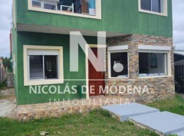 Foto1 · Casa de 4 Dorm. en Venta, Prox a Polo del Este