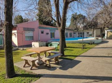 Casa · 200m² · 5 Ambientes · 1 Cochera · Venta Casa Tipo Quinta con Pileta + Depto 3 Ambientes