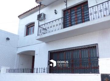 Casa · 350m² · 6 Dormitorios · 3 Cocheras · Venta Casa Av del Bicentenario