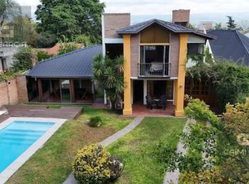 Casa · 160m² · 9 Ambientes · 1 Cochera · Casa en Venta en Villa Carlos Paz 3 Dorm.