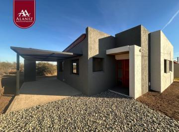 Casa de 4 ambientes, Villa Merlo · Casa en Venta de 3 Dorm. Melo, San Luis.